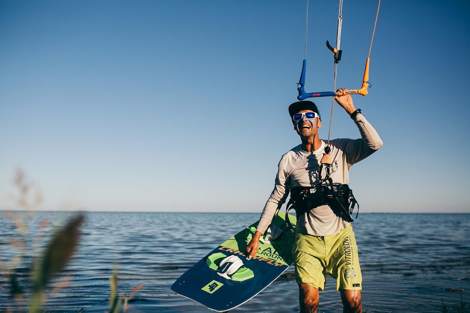 Кайтсерфинг в Украине: что это такое, чем уникальный вид спорта Кайтсерфинг в Украине: что это такое, чем уникальный вид спорта