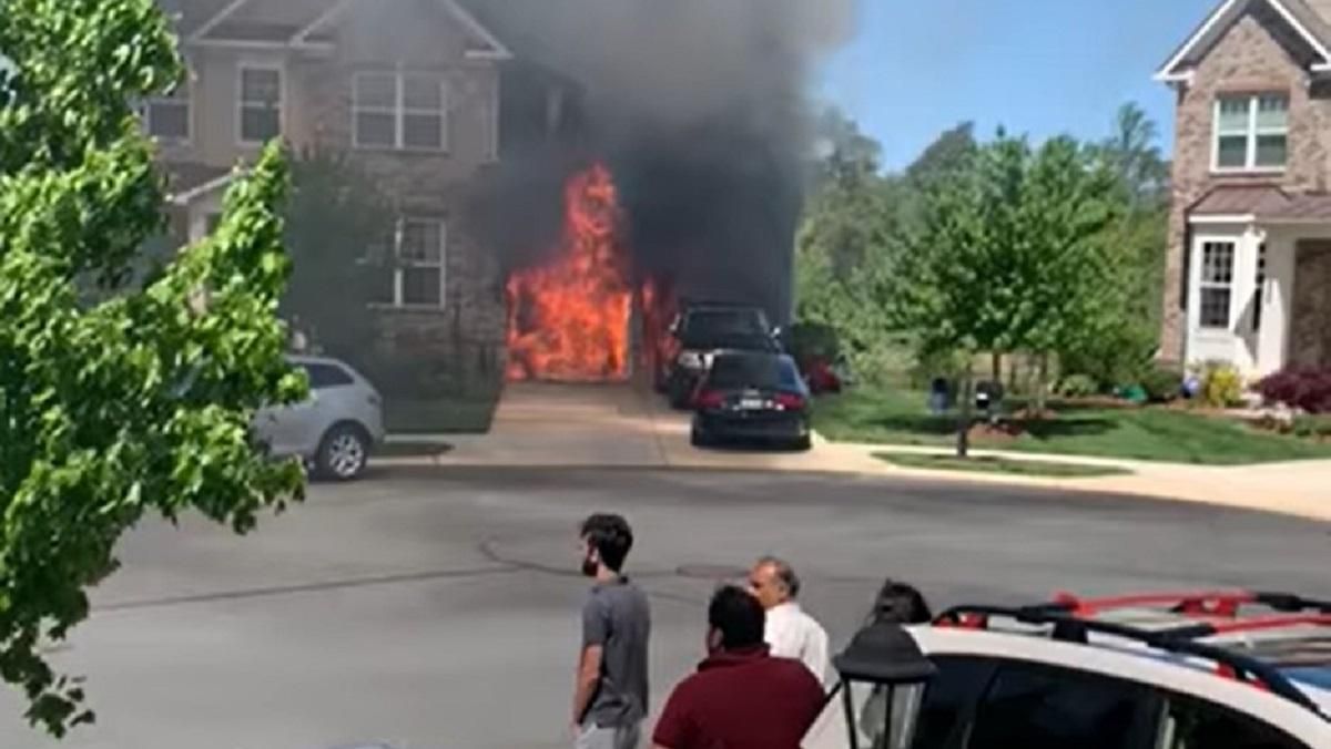 Електромобіль Chevy Bolt самозайнявся та згорів у гаражі власника Електромобіль Chevy Bolt самозайнявся та згорів у гаражі власника