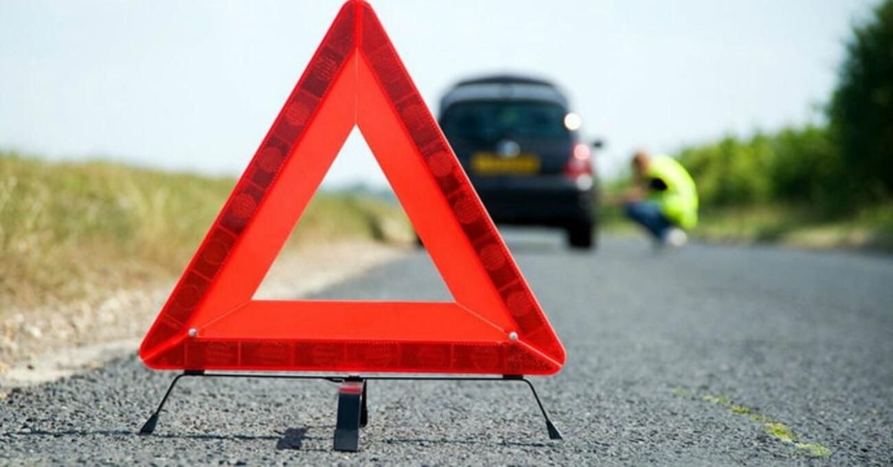 На Львівщині зіткнулись мікроавтобус і легковик: постраждали 4 жінки На Львівщині зіткнулись мікроавтобус і легковик: постраждали 4 жінки