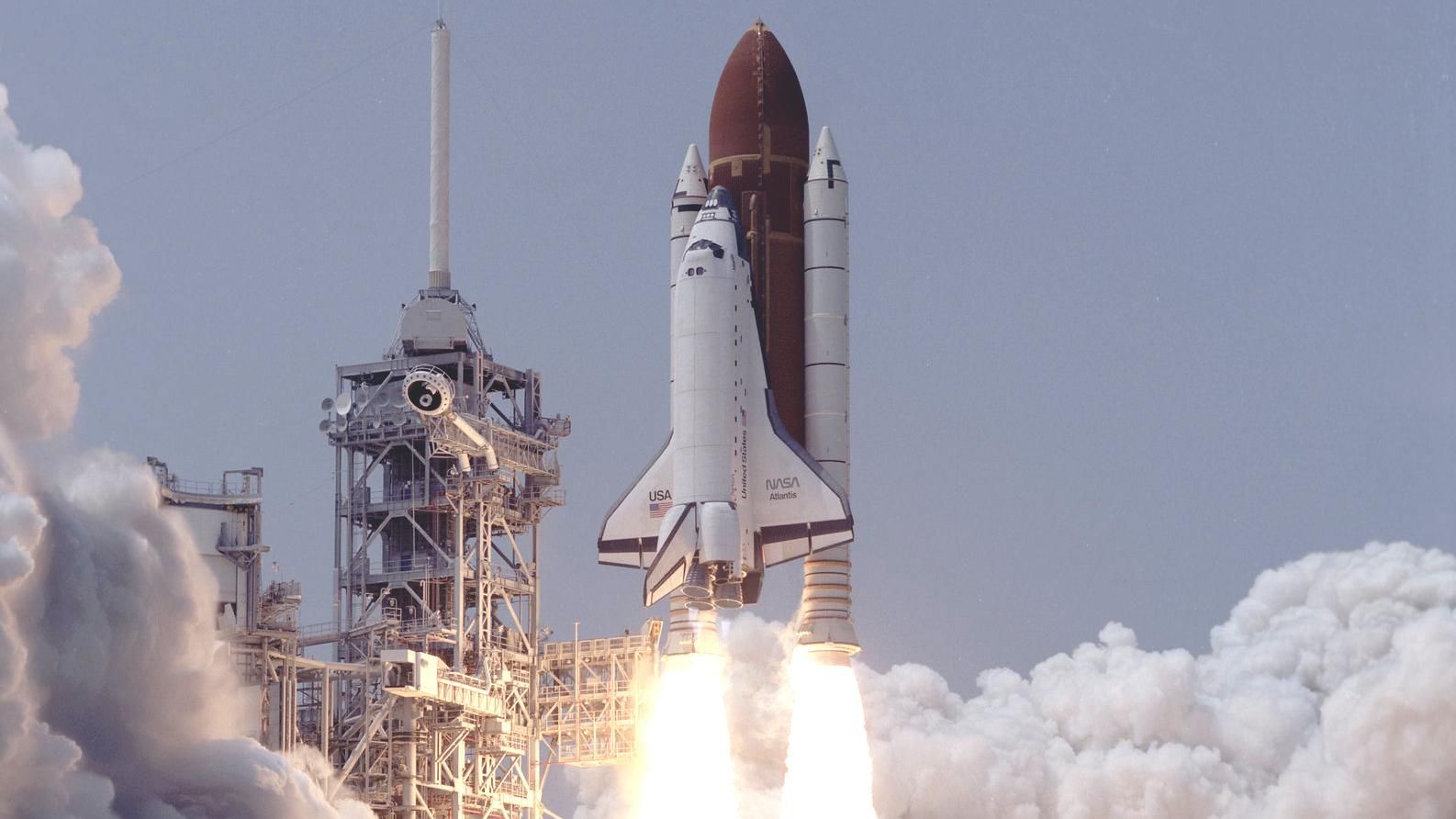 Запуск шаттла "Атлантис" 32 года назад: подборка фотографий Запуск шаттла "Атлантис" 32 года назад: подборка фотографий