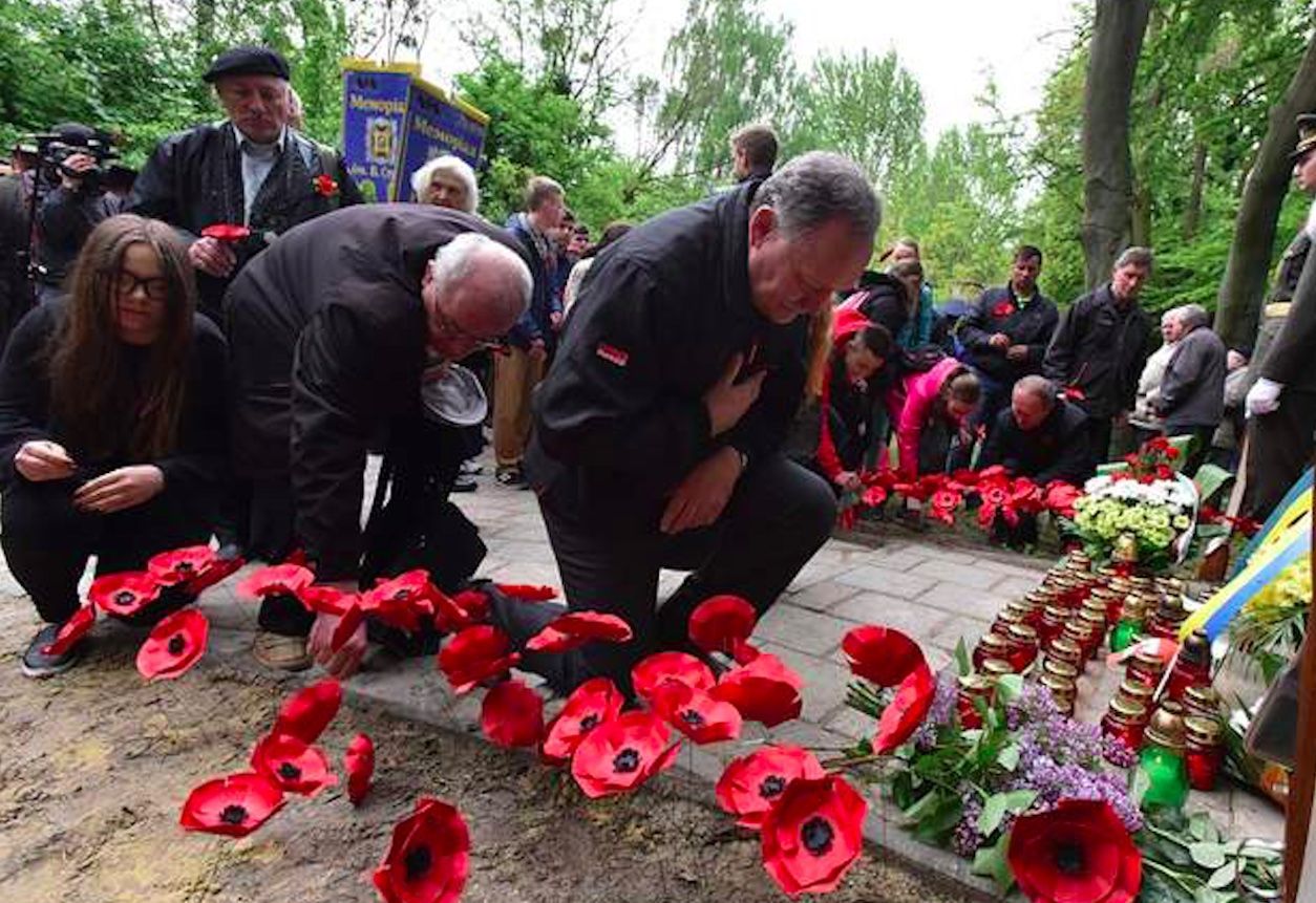 День победы: что празднуют 8 мая, а 9 мая 2021 День победы: что празднуют 8 мая, а 9 мая 2021