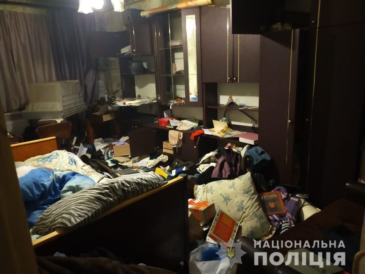 У Кривому розі пограбували та побили пенсіонера в його квартирі: фото У Кривому розі пограбували та побили пенсіонера в його квартирі: фото