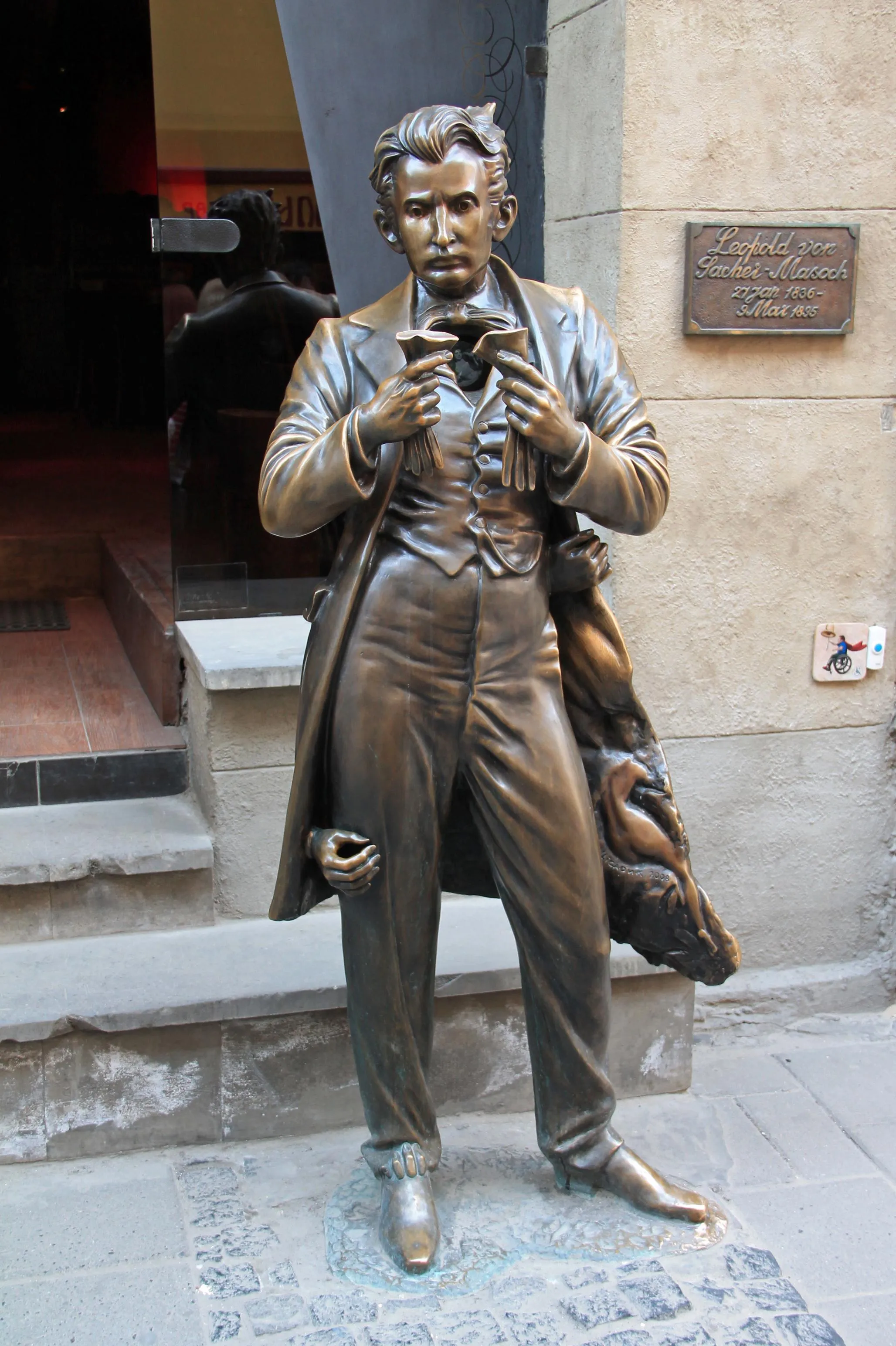 Львів святкує своє 765-річчя: цікаві факти про місто, які шокують навіть львів'ян Львів святкує своє 765-річчя: цікаві факти про місто, які шокують навіть львів'ян