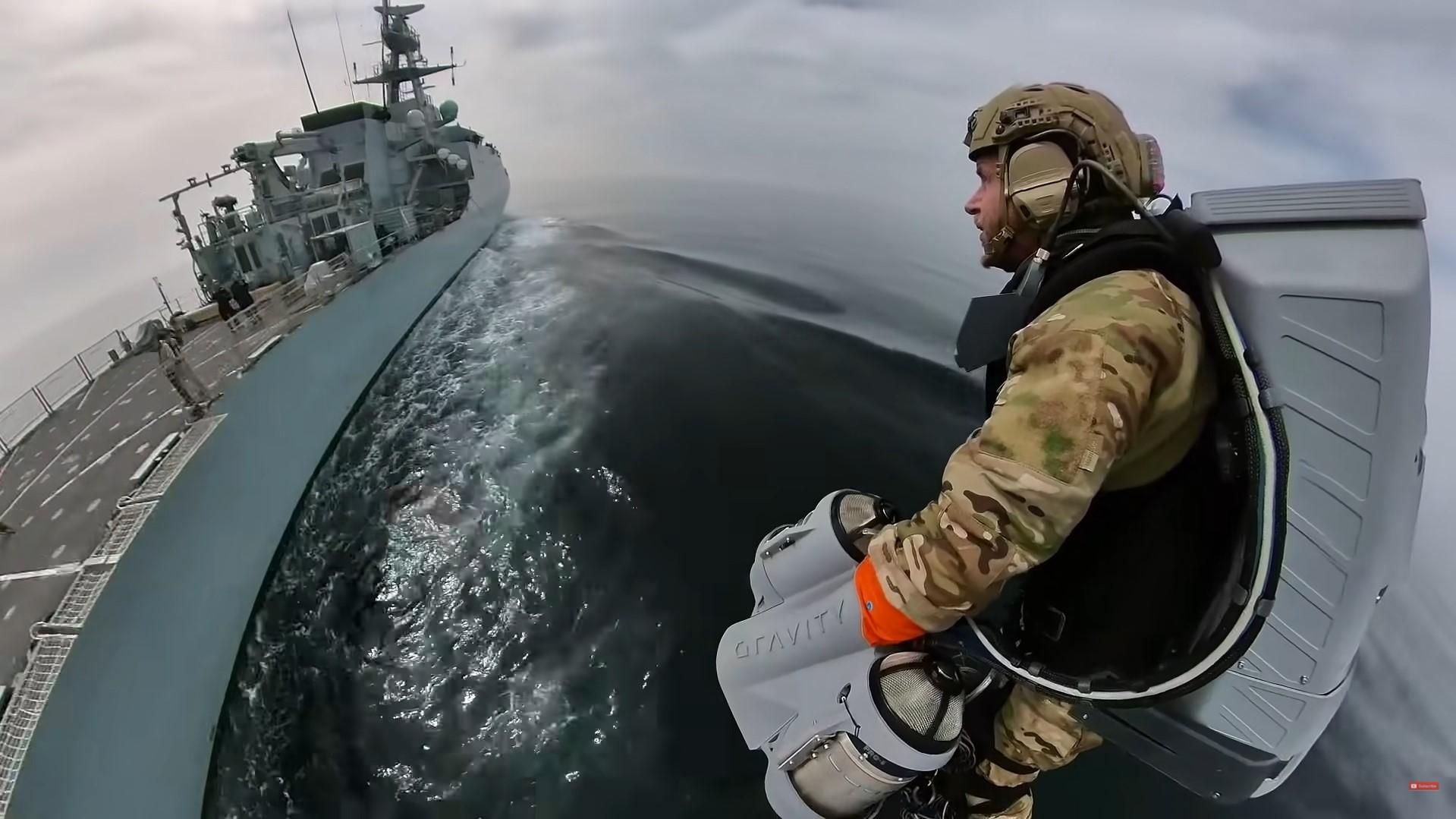 Тестирование морской пехотой реактивного ранца: смотрите видео