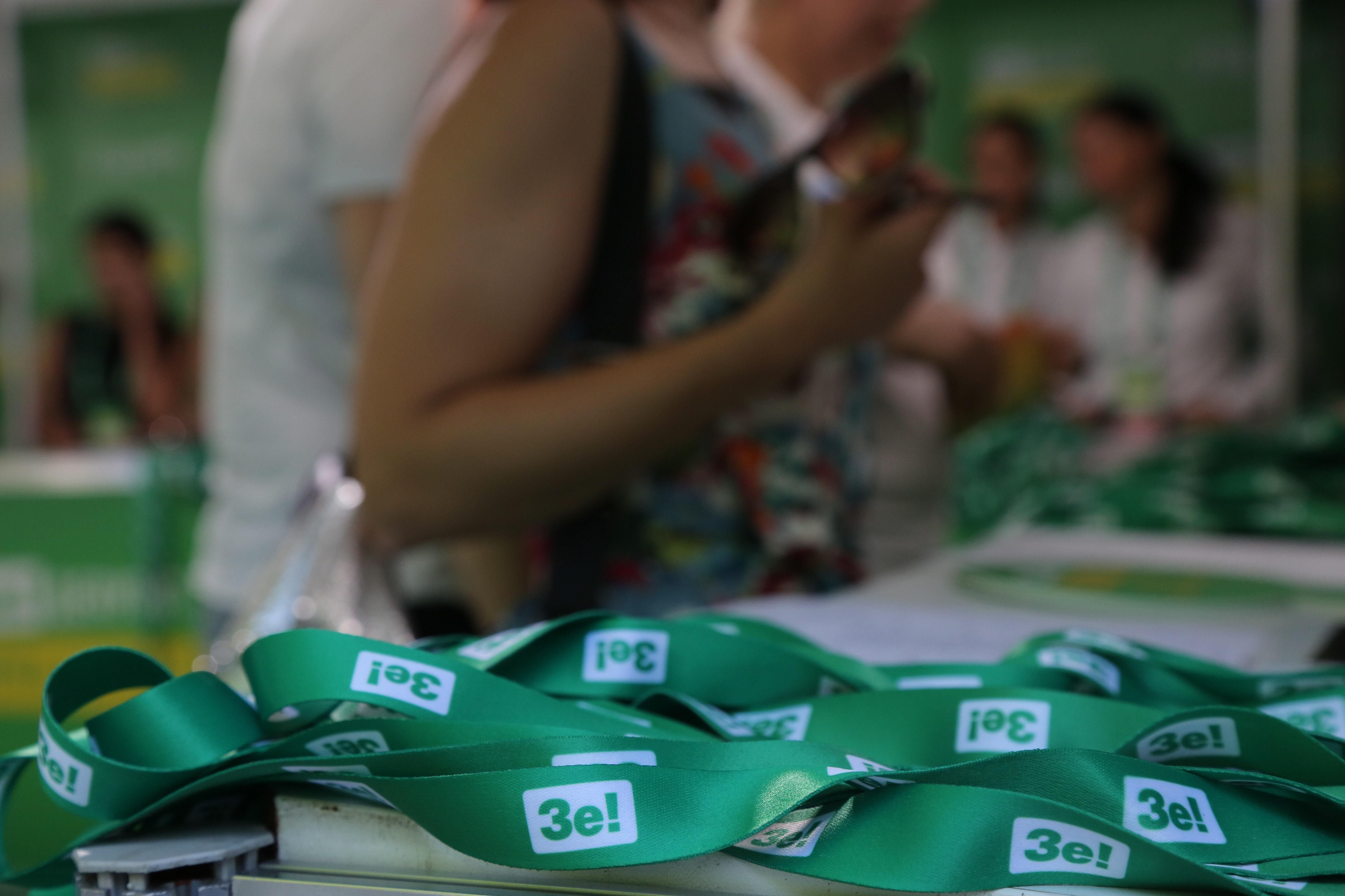 Слуги обіцяють ухвалити усі закони для продовження співпраці з МВФ Слуги обіцяють ухвалити усі закони для продовження співпраці з МВФ