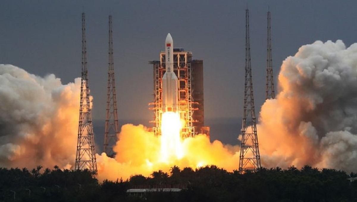 Обломки китайской ракеты "Чанчжэн-5В" упадут на Землю: известна приблизительная дата Обломки китайской ракеты "Чанчжэн-5В" упадут на Землю: известна приблизительная дата