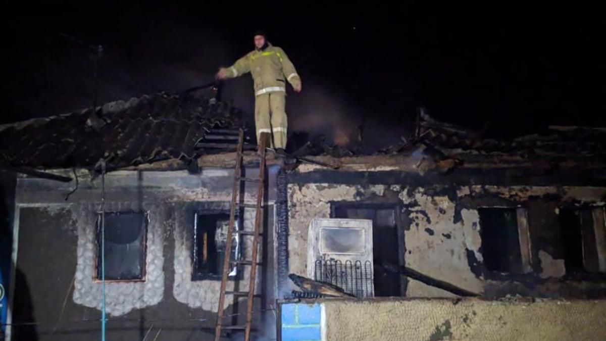 На Одещині горів житловий будинок: постраждало 2 дітей