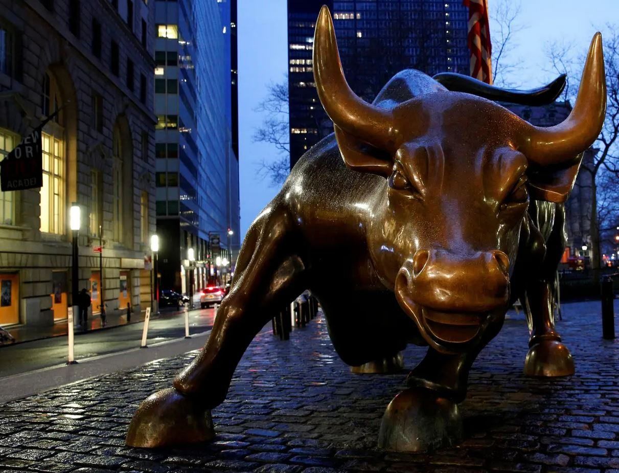 Всесвітньо відома скульптура бика з Wall Street