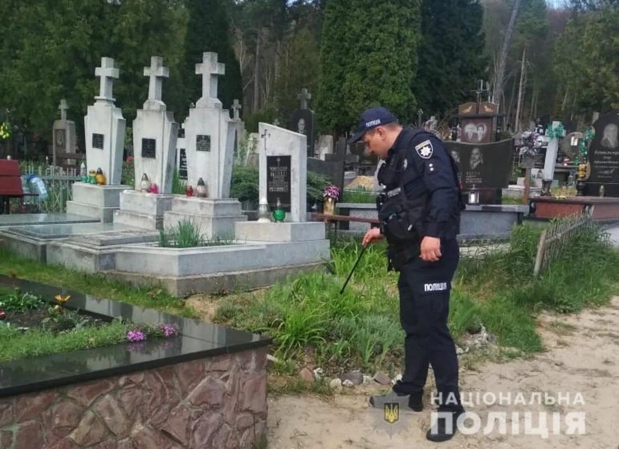 У Львові замінували 4 цвинтарі: правоохоронці проводять розслідування – фото