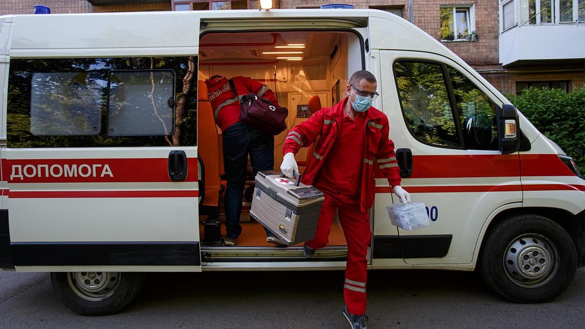 В Днепре женщина села на скамейку и умерла 06.05.2021 В Днепре женщина села на скамейку и умерла 06.05.2021