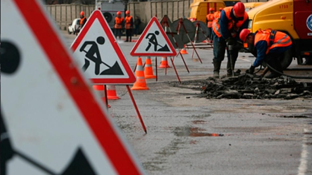 У Києві 07.05.2021 обмежили рух на вулиці Львівській У Києві 07.05.2021 обмежили рух на вулиці Львівській