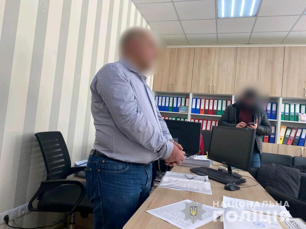 Получил 28 тысяч взятки: чиновника Ирпенского горсовета будут судить