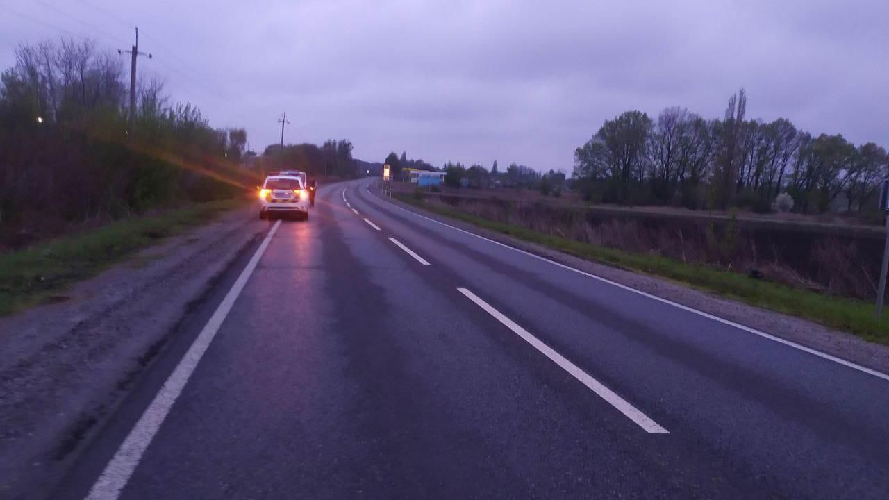 На Харьковщине 07.05.2021 сбили пешехода: он скончался на месте На Харьковщине 07.05.2021 сбили пешехода: он скончался на месте