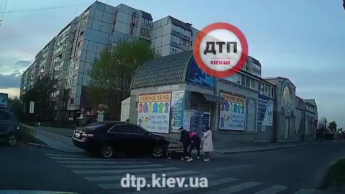 На Київщині розшукують водія, який збив дитину, тікаючи від копів