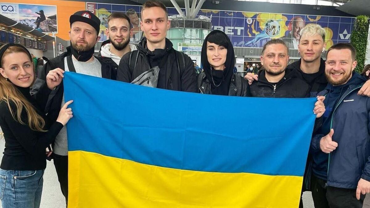 Гурт Go_А вирушає до Роттердама на Євробачення: фото з аеропорту