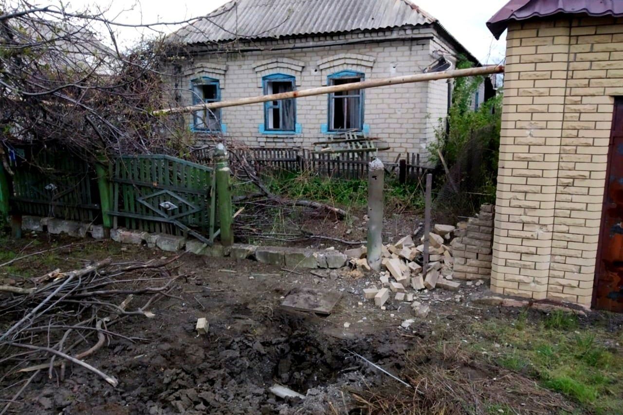 Військові показали наслідки обстрілу житлових районів Мар'їнки: фото