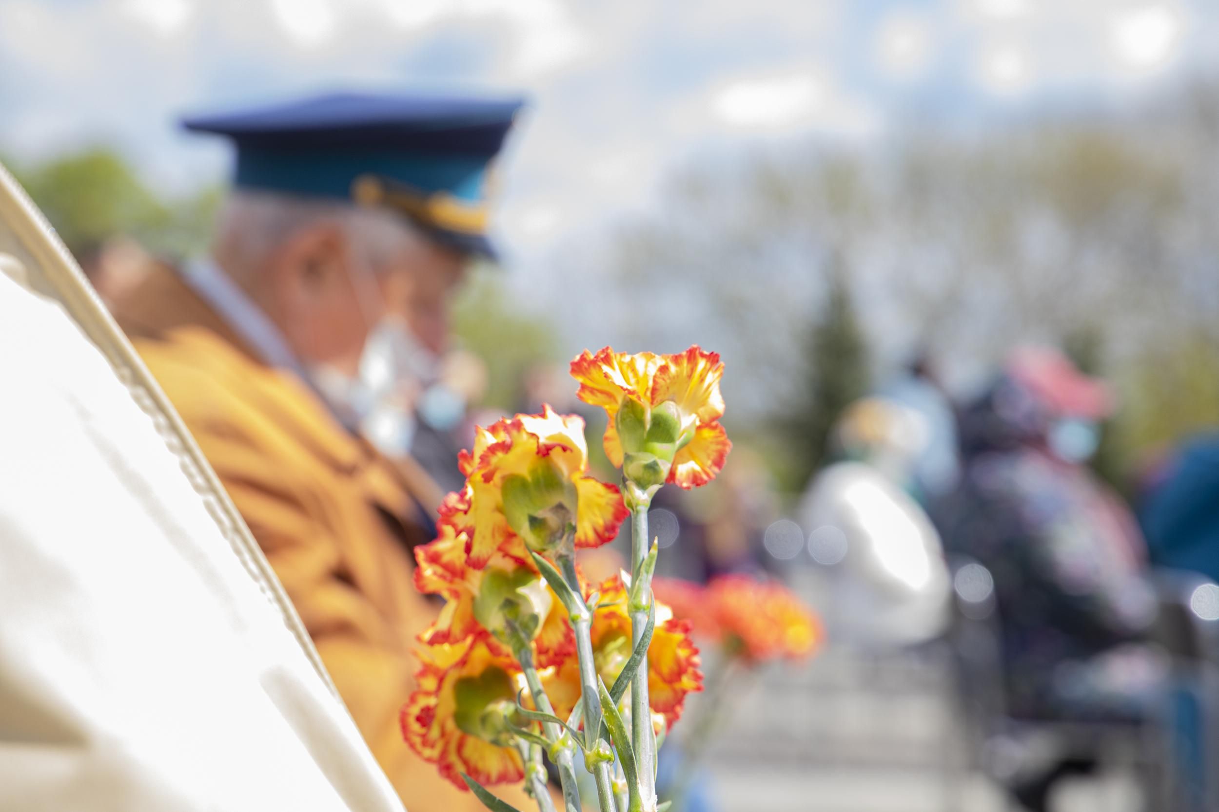 Як у Києві відзначили 9 травня: провокації й піар політиків Як у Києві відзначили 9 травня: провокації й піар політиків