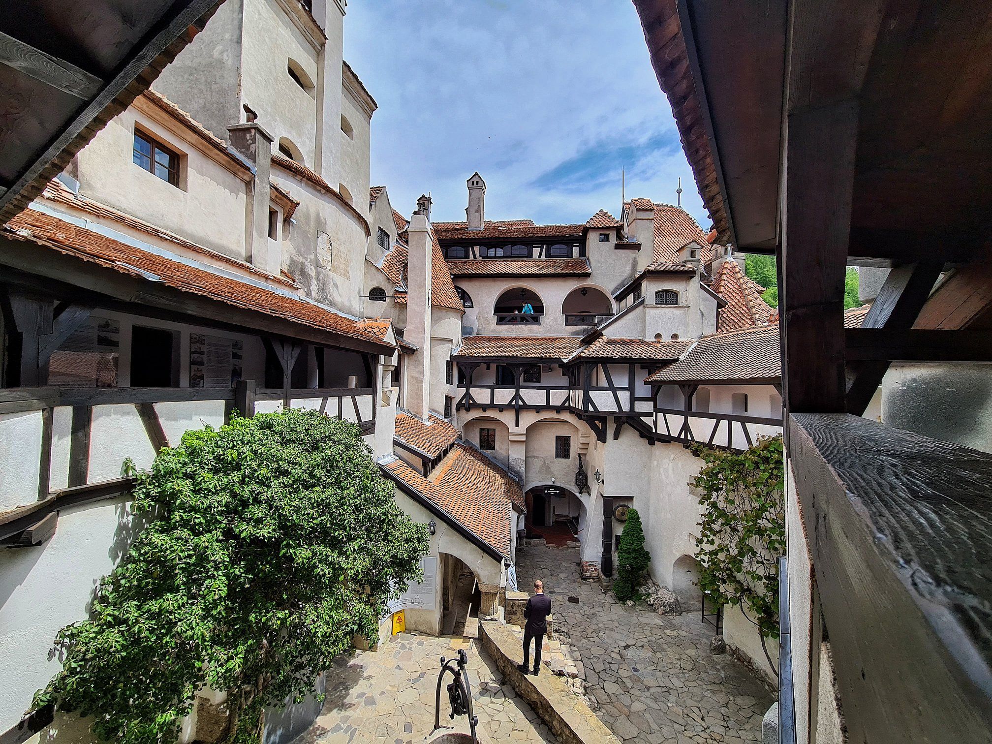 У Замку Дракули відкрили центр вакцинації від COVID-19 У Замку Дракули відкрили центр вакцинації від COVID-19