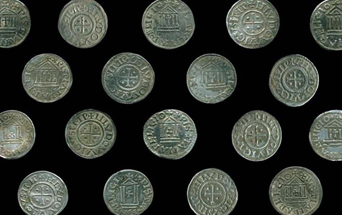 В Польше нашли редкие серебряные монеты, которым больше 100 лет