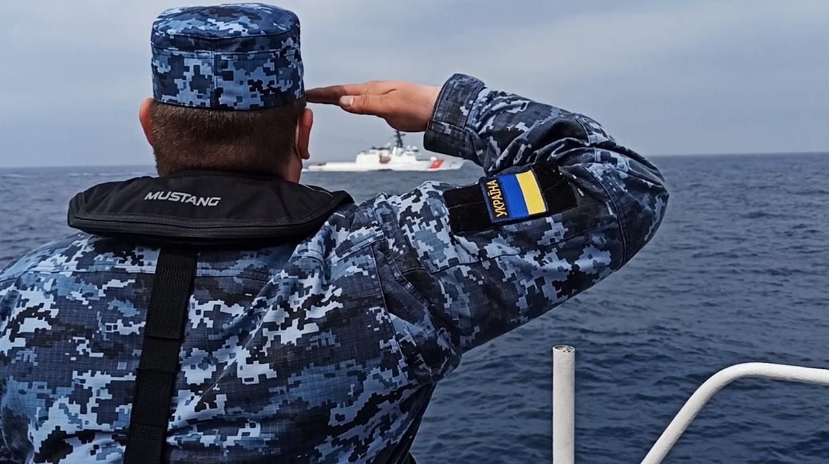 Пограничники провели учения с фрегатом морской охраны США – видео