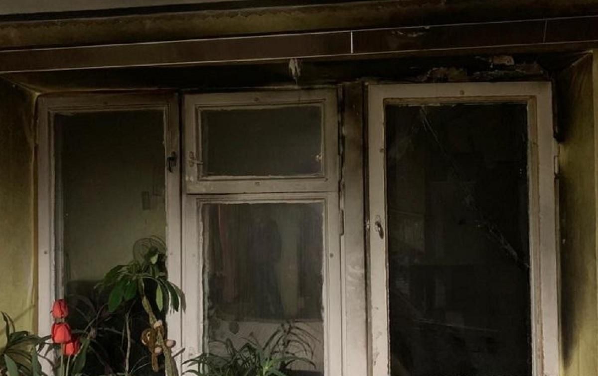 В Киеве мужчина поджег балкон своей квартиры: причина