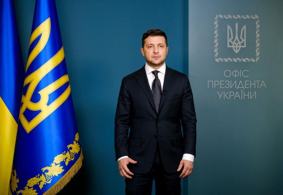Снайперские выстрелы в Донбассе - почти в прошлом, - Зеленский Снайперские выстрелы в Донбассе - почти в прошлом, - Зеленский