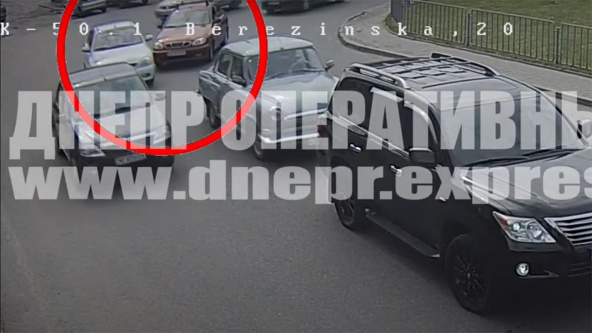 У Дніпрі серйозні корки через ДПТ на дорогах: де ускладнено рух У Дніпрі серйозні корки через ДПТ на дорогах: де ускладнено рух