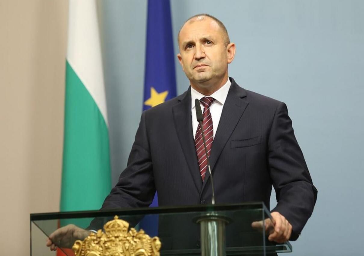У Болгарії президент розпустив парламент та призначив тимчасовий уряд 