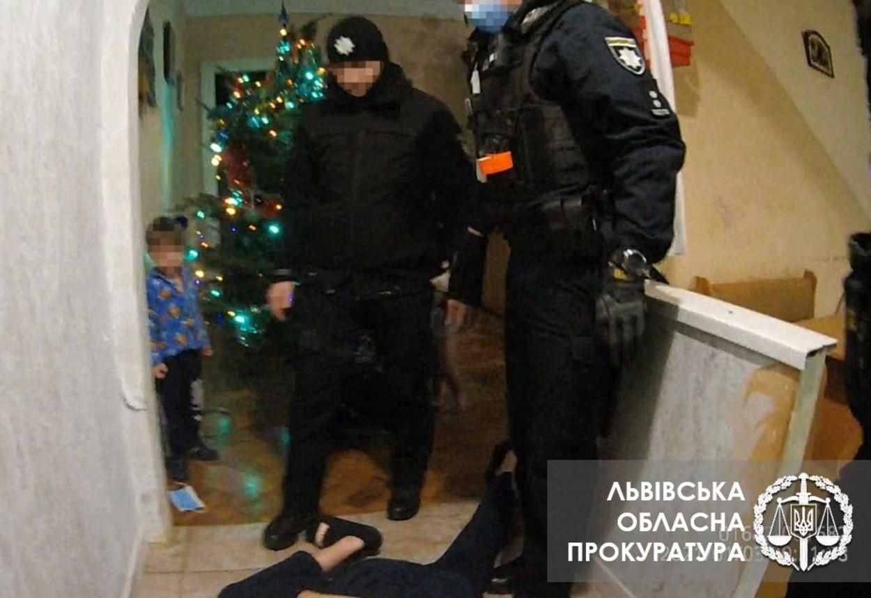 Ударил патрульного кулаком в челюсть: во Львове будут судить домашнего насильника - фото 