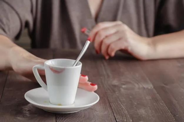 Помада на чашці Помада на чашці