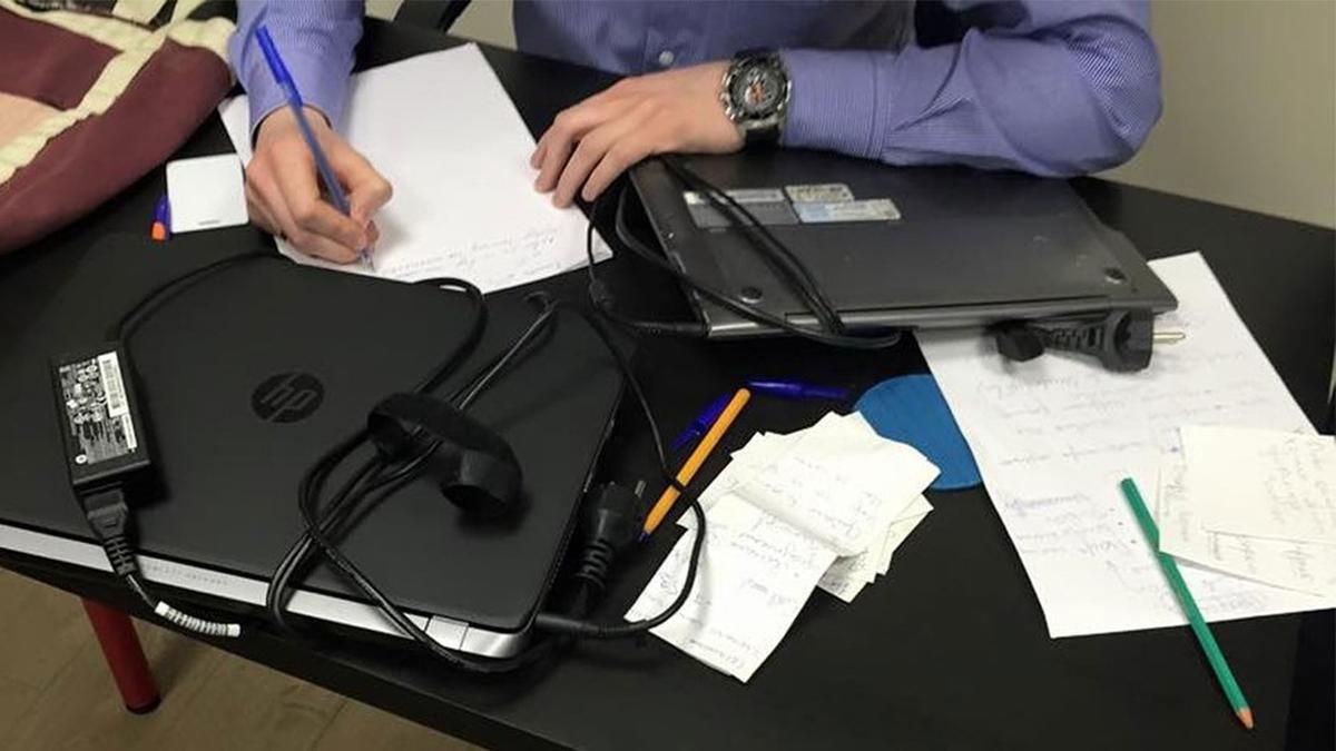 Прокурори обшукують київський Спецжитлофонд через розкрадання коштів Прокурори обшукують київський Спецжитлофонд через розкрадання коштів