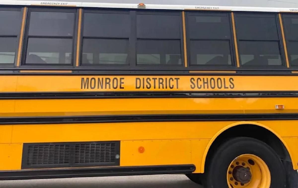 Я божевільний: у США учень напав з ножицями на однокласників Я божевільний: у США учень напав з ножицями на однокласників