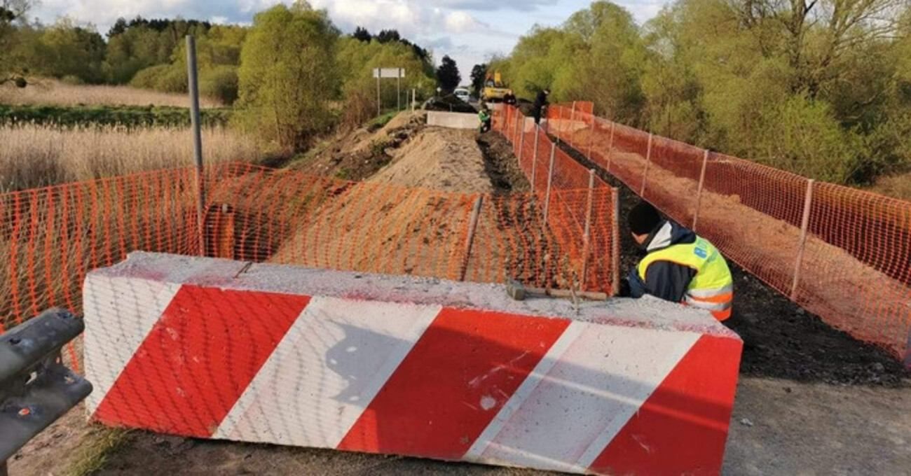 Короткой дорогой: как будут ездить маршрутки через разрушенный мост на трассе Львов - Луцк Короткой дорогой: как будут ездить маршрутки через разрушенный мост на трассе Львов - Луцк