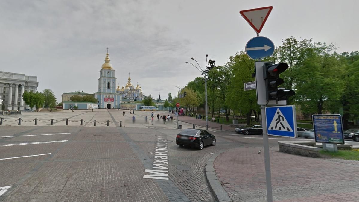 В Киеве к вечеру ограничат движение транспорта на Михайловской площади