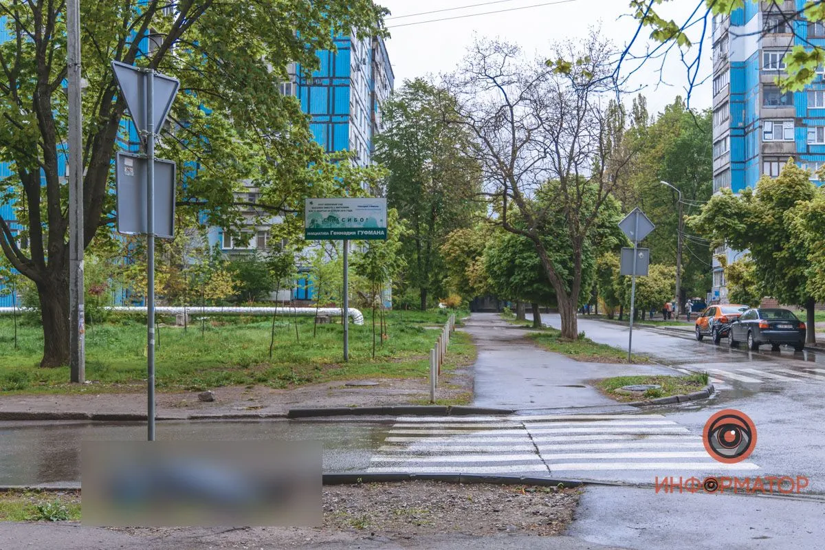 Дніпро, посеред вулиці помер чоловік, 12 травня 2021 