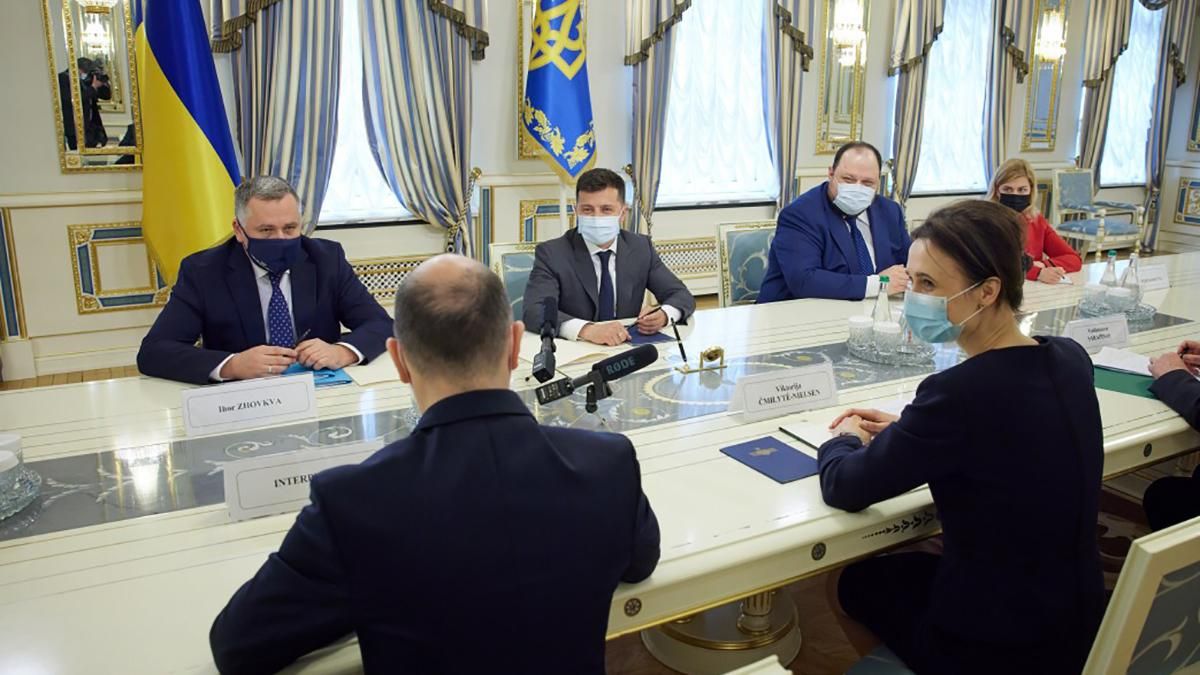 Володимир Зеленський 12 травня зустрівся зі спікеркою Сейму Литви Володимир Зеленський 12 травня зустрівся зі спікеркою Сейму Литви