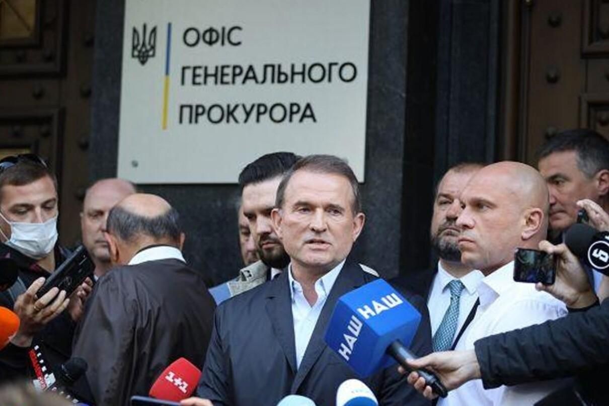 Медведчук заявил, что высокие лица советовали ему уехать из Украины