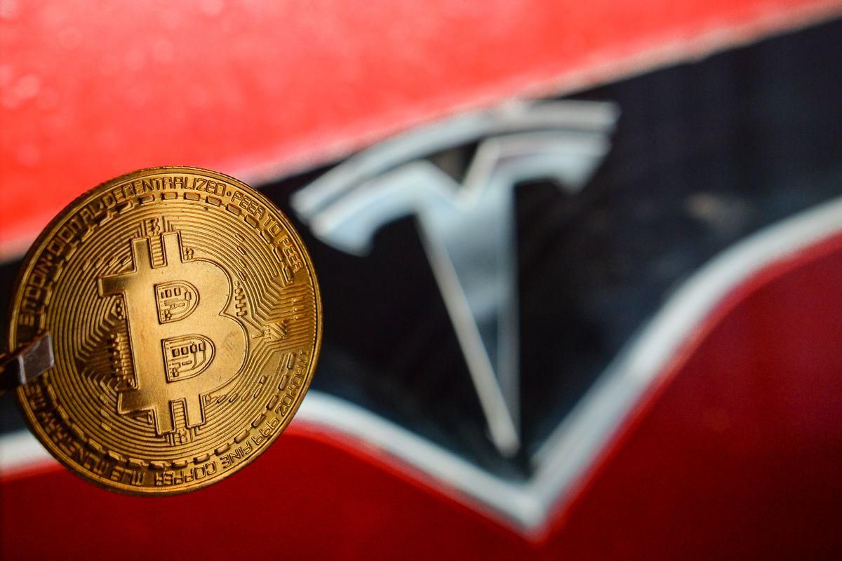 Tesla не можна придбати за біткойн
