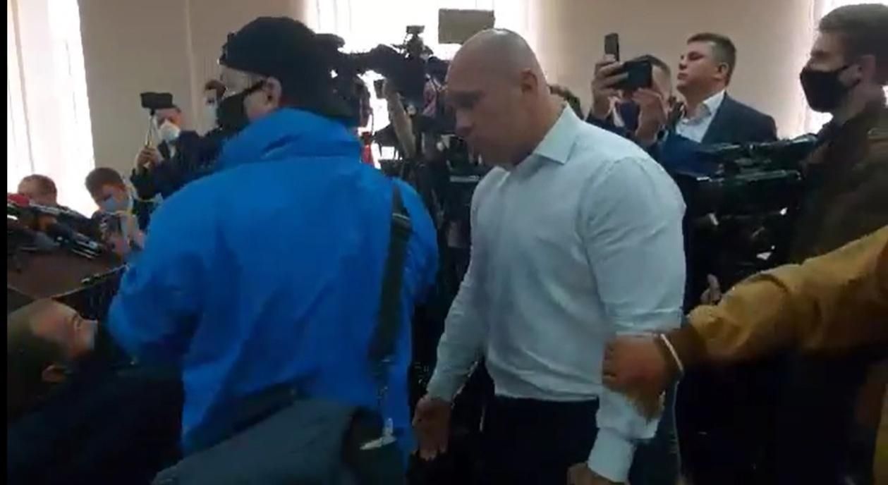 Кива на засідання по Медведчуку чіплявся до журналістів: відео