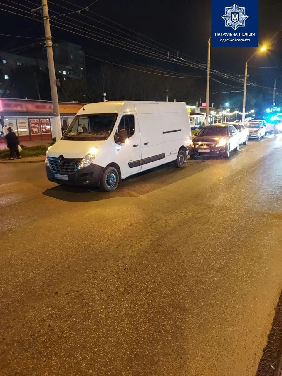 аварія в Одесі проспект Небесної Сотні 5 авто аварія в Одесі проспект Небесної Сотні 5 авто