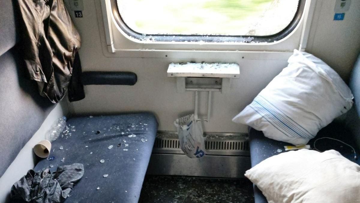 Пасажир розгромив купе Укрзалізниці: його арештували