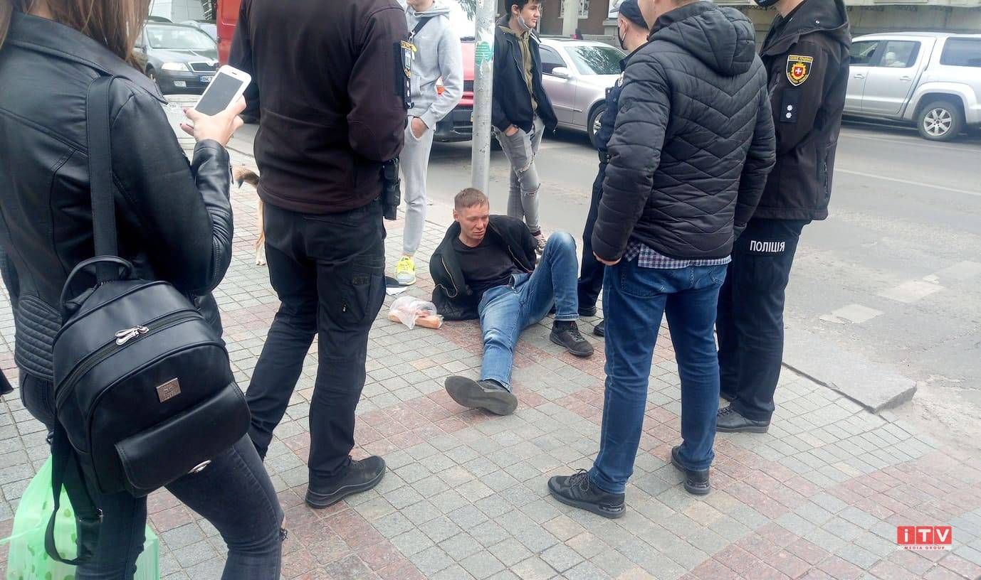 Вкрав скриньку для пожертв: у Рівному невідомий напав на священника Вкрав скриньку для пожертв: у Рівному невідомий напав на священника