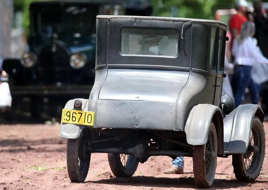 Вбивці квіткового місяця Вбивці квіткового місяця