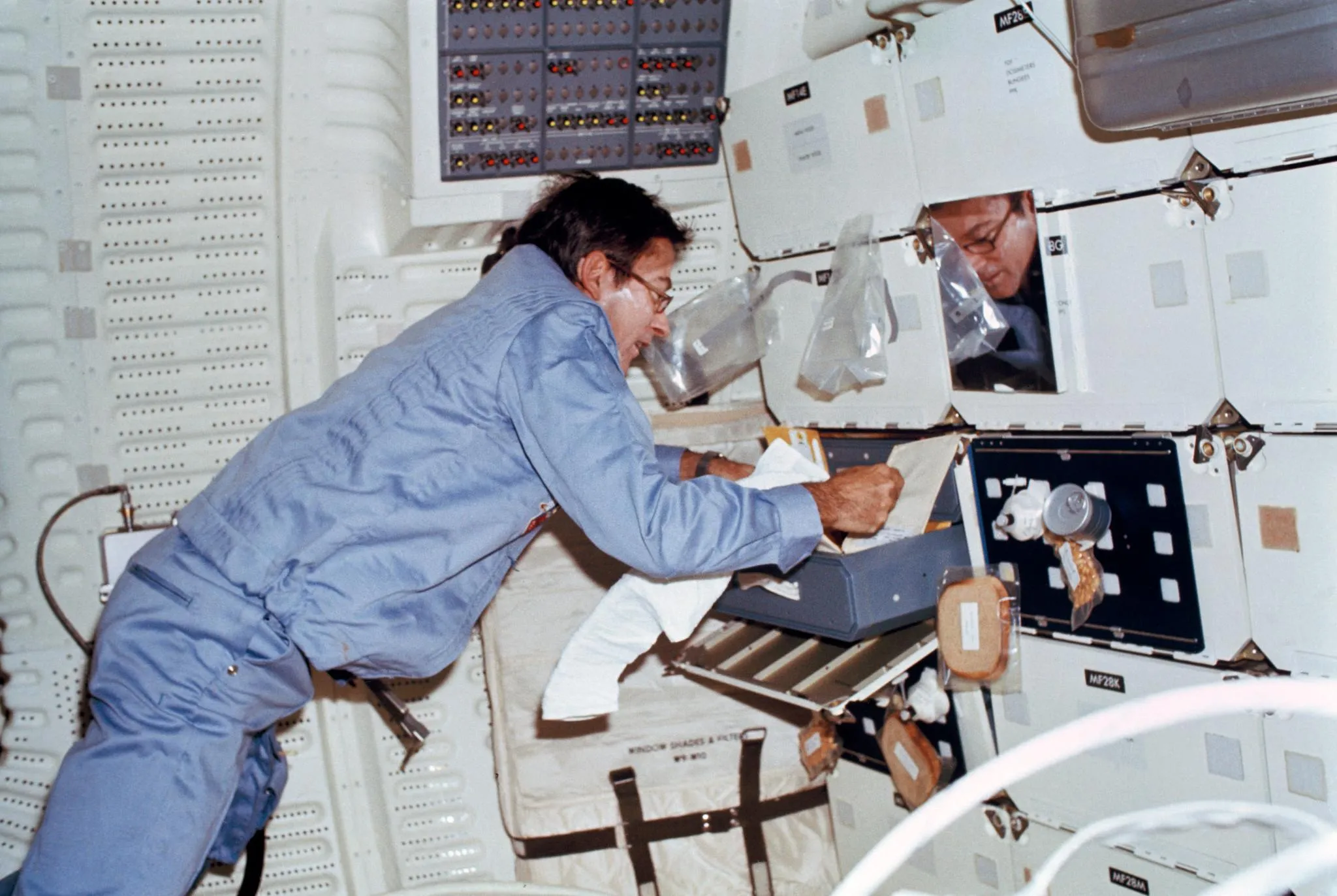 Джон Янг Джон Янг