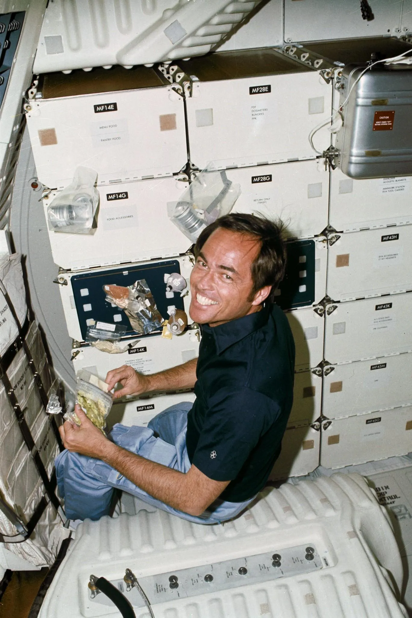 Роберт Кріппен Роберт Кріппен