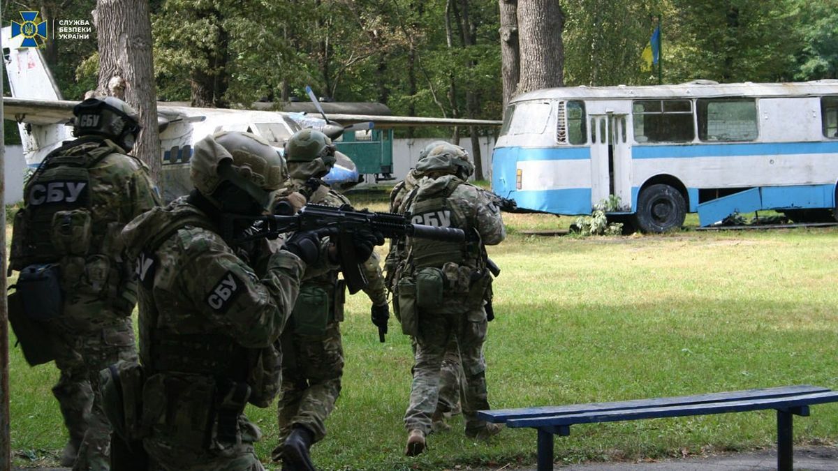 СБУ проводить антитерористичні навчання на Харківщині СБУ проводить антитерористичні навчання на Харківщині