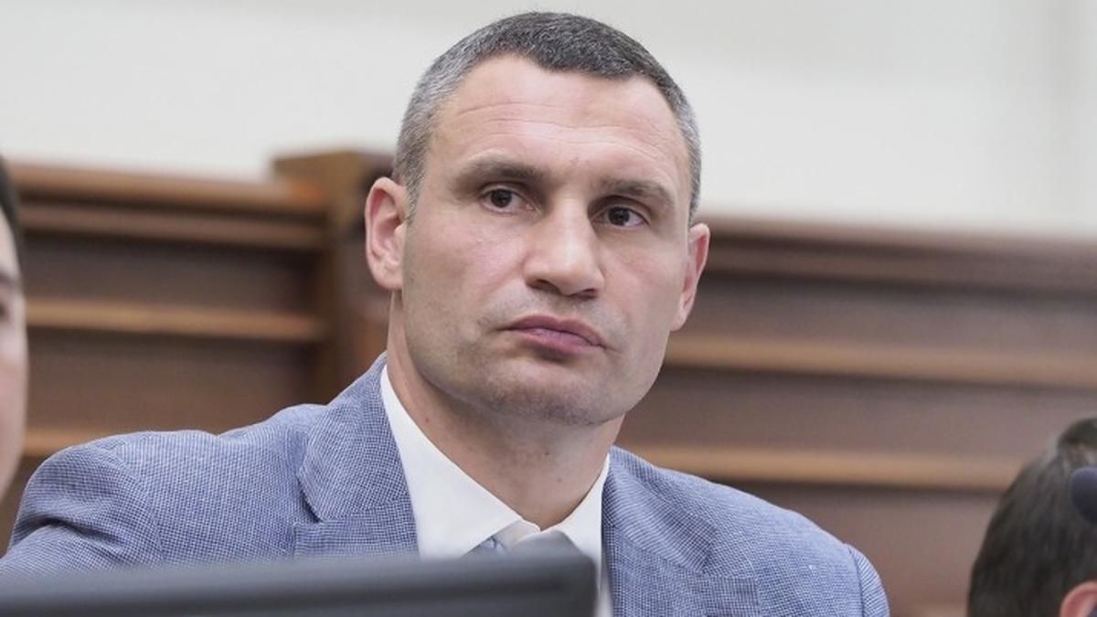 Кличко считает обыски в КГГА спецоперацией против него Кличко считает обыски в КГГА спецоперацией против него