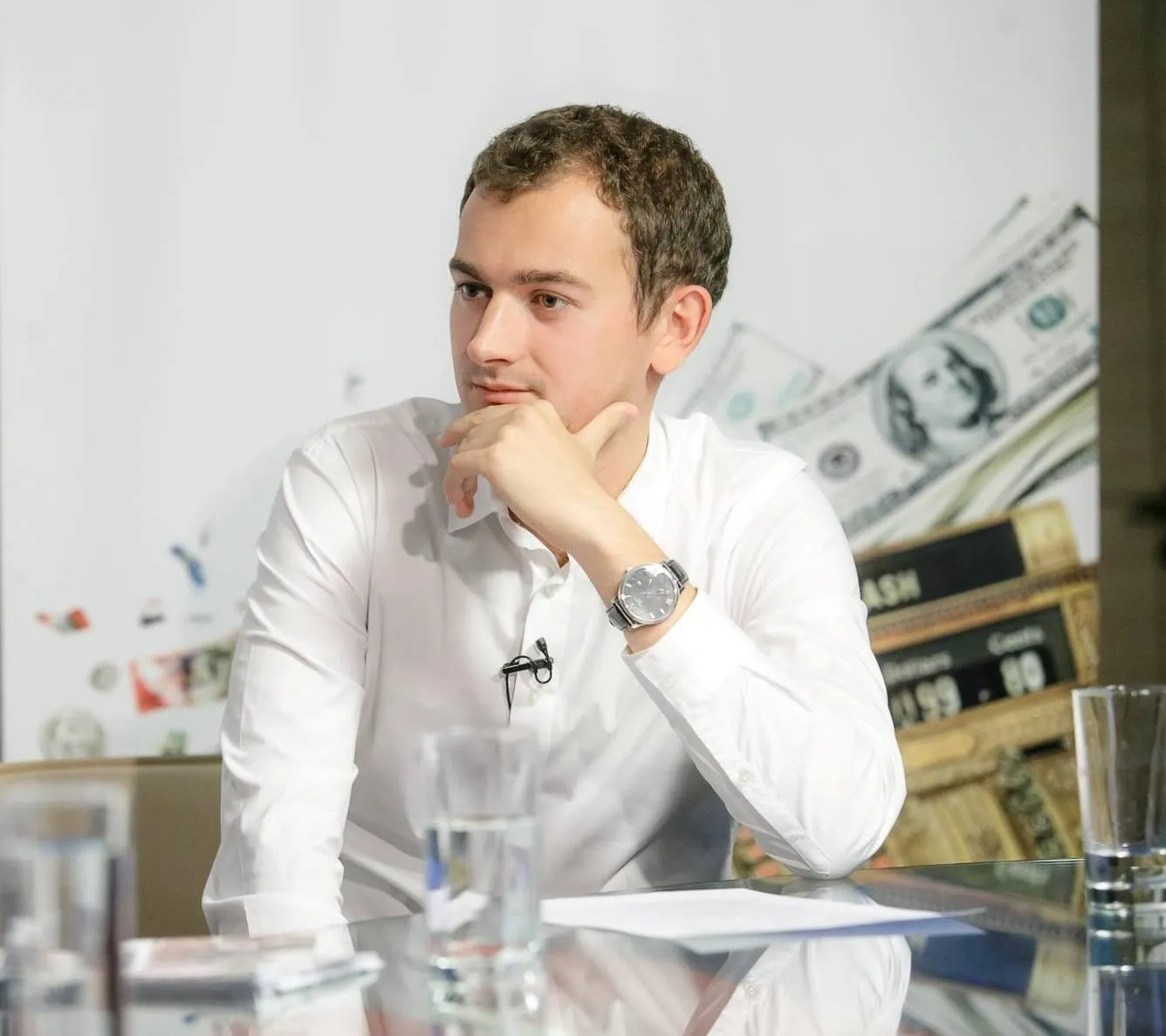 Білоруський політолог, аналітик, запрошений експерт “Московського Центру Карнегі”, засновник аналітичного агентства Sense Analytics Артем Шрайбман Білоруський політолог, аналітик, запрошений експерт “Московського Центру Карнегі”, засновник аналітичного агентства Sense Analytics Артем Шрайбман