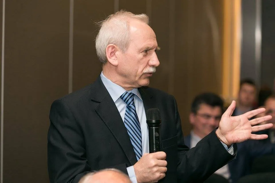 Білоруський журналіст і політолог, кандидат історичних наук Валерій Карбалевич 
