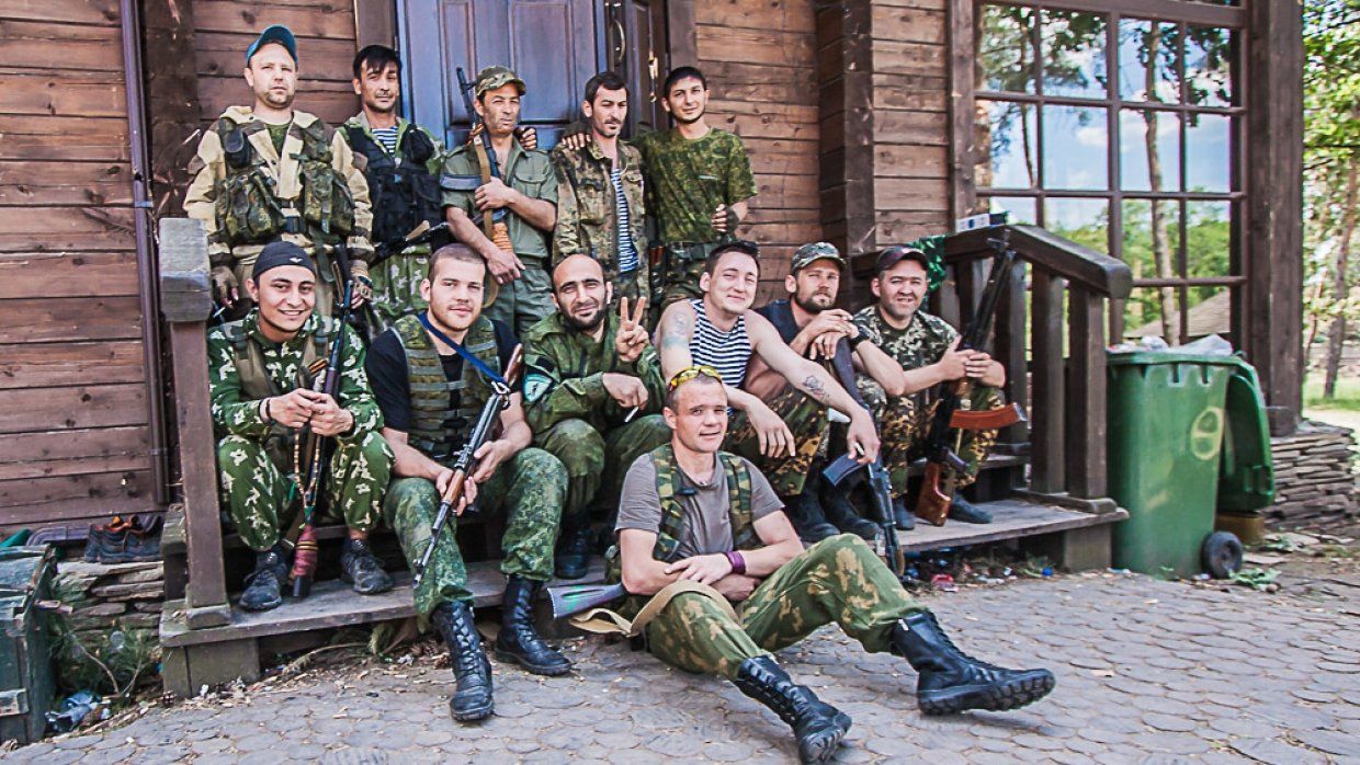 Из-за возможных угроз со стороны Украины: боевики на Донбассе собирают резервистов и технику